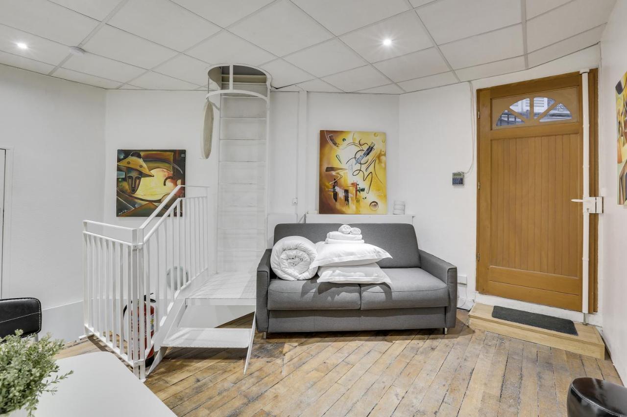 Triplex In Boulevard De Magenta By Guestready Appartamento Parigi Esterno foto