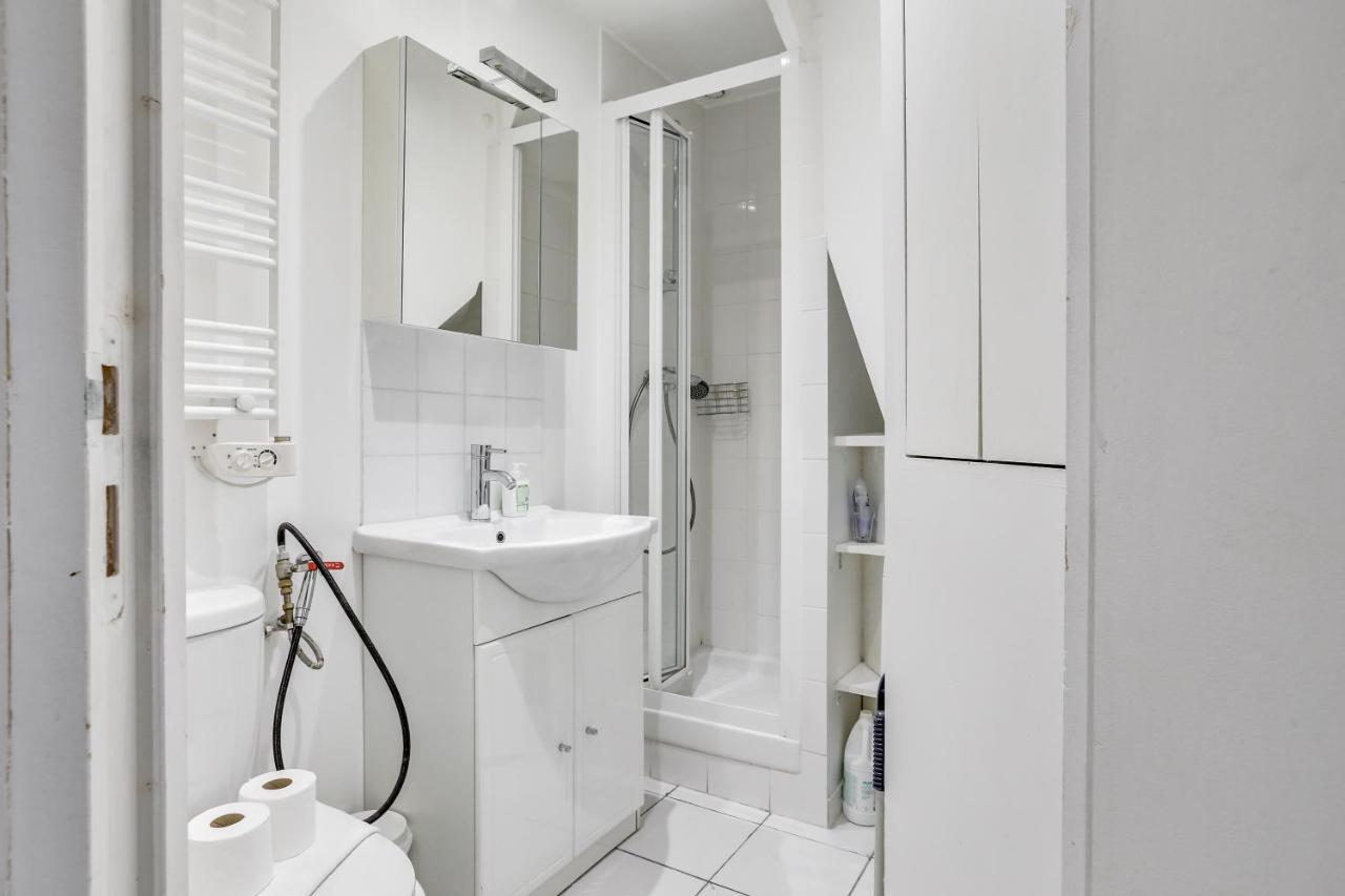 Triplex In Boulevard De Magenta By Guestready Appartamento Parigi Esterno foto