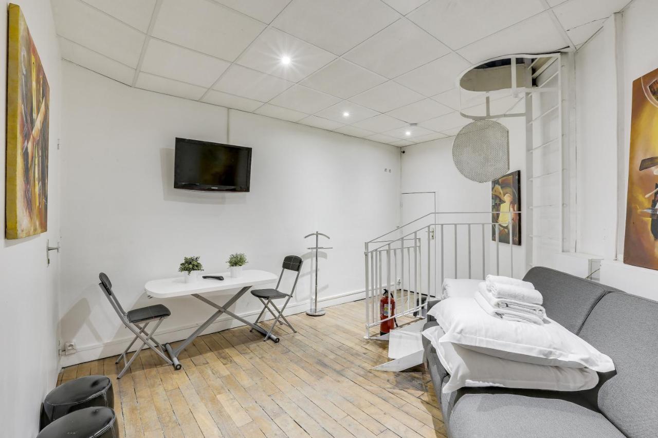 Triplex In Boulevard De Magenta By Guestready Appartamento Parigi Esterno foto
